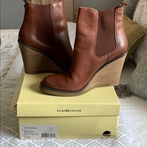 NWOT Lucky Brand Wedge Boots